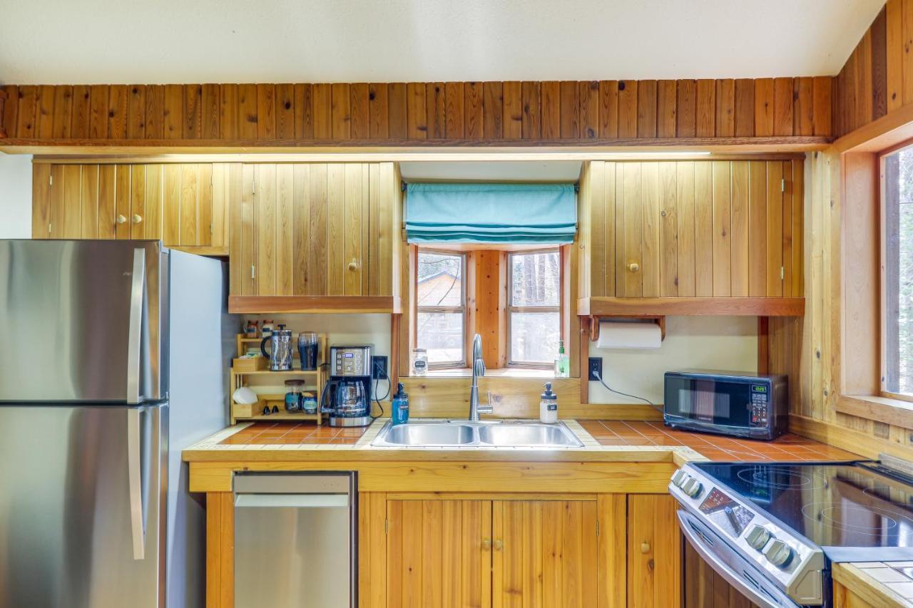Hungry Horse Cabin With Gas Grill, Near Glacier! Exterior photo